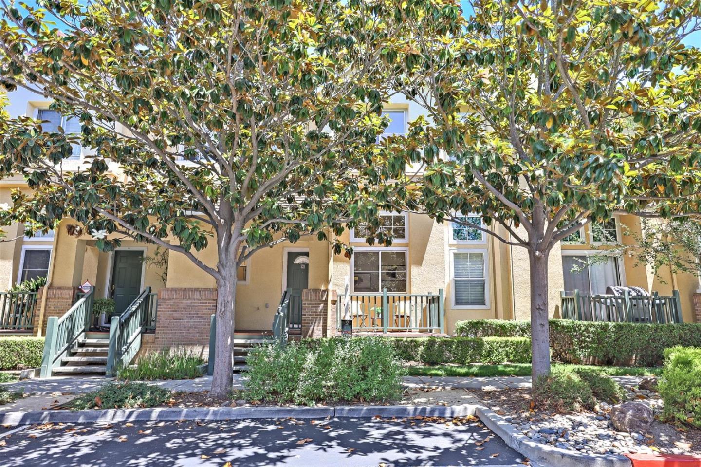Detail Gallery Image 1 of 1 For 163 Chetwood Dr, Mountain View,  CA 94043 - 3 Beds | 2/1 Baths