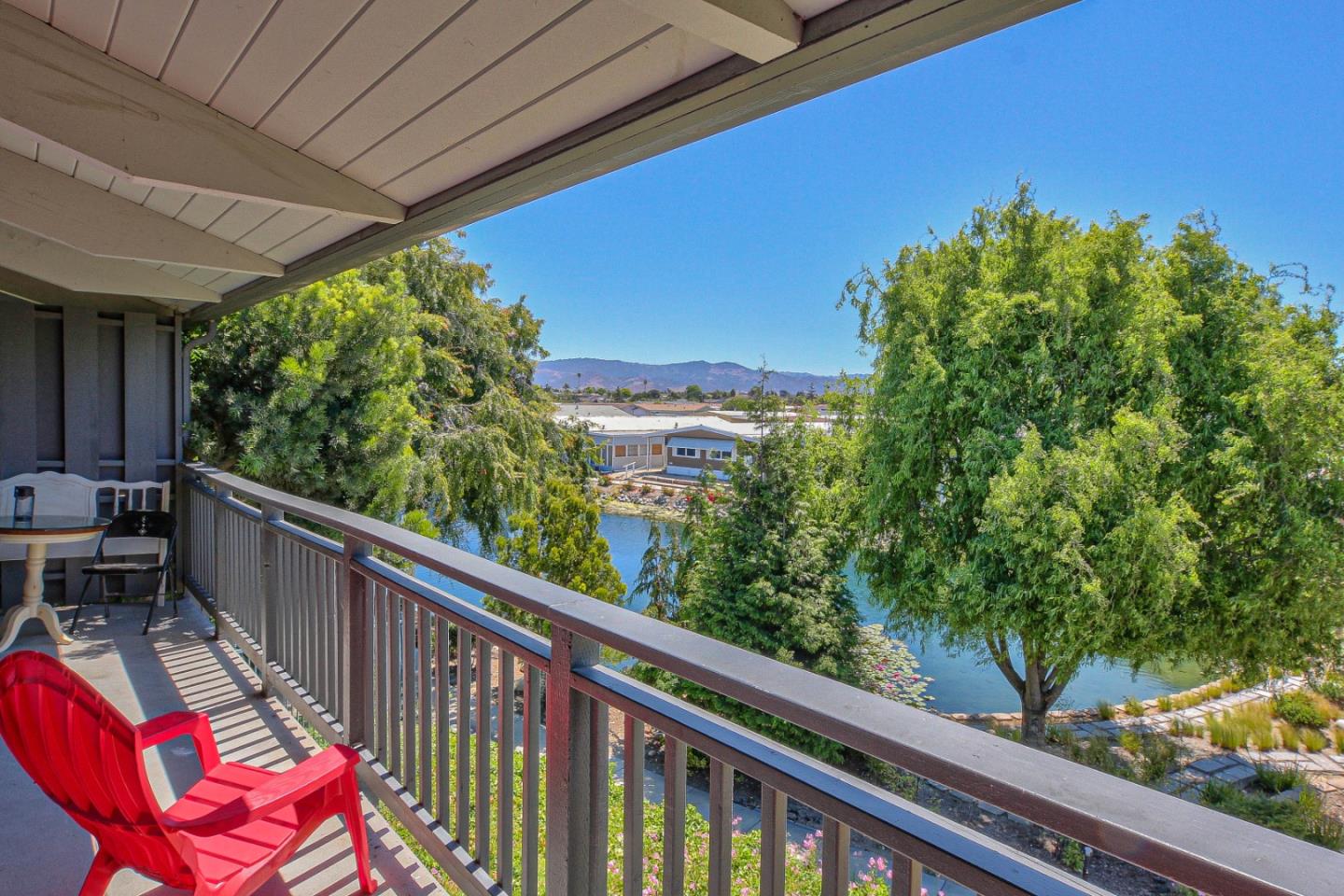 Detail Gallery Image 1 of 35 For 158 Kern St #12,  Salinas,  CA 93905 - 2 Beds | 1 Baths