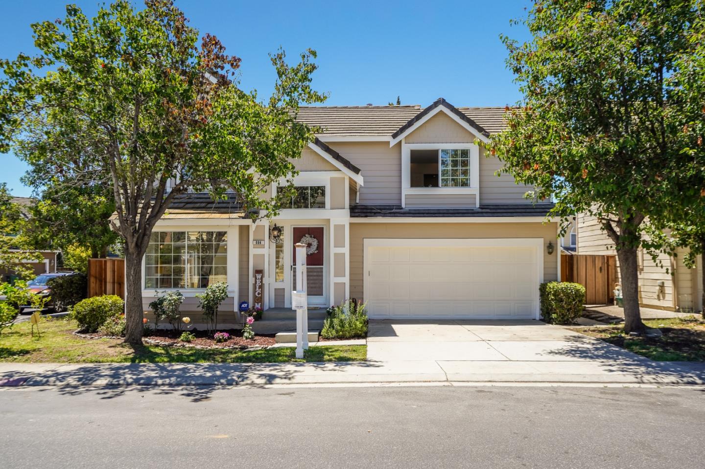 Detail Gallery Image 1 of 1 For 884 Coventry Cir, Milpitas,  CA 95035 - 4 Beds | 2/1 Baths