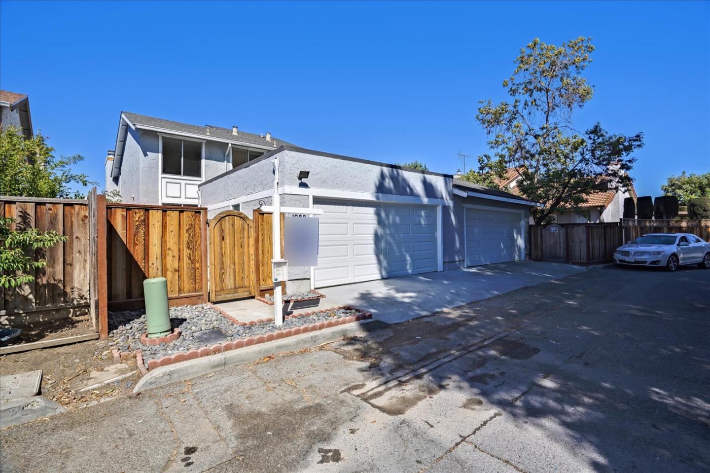 Detail Gallery Image 1 of 1 For 1082 N Capitol Ave, San Jose,  CA 95133 - 3 Beds | 2 Baths
