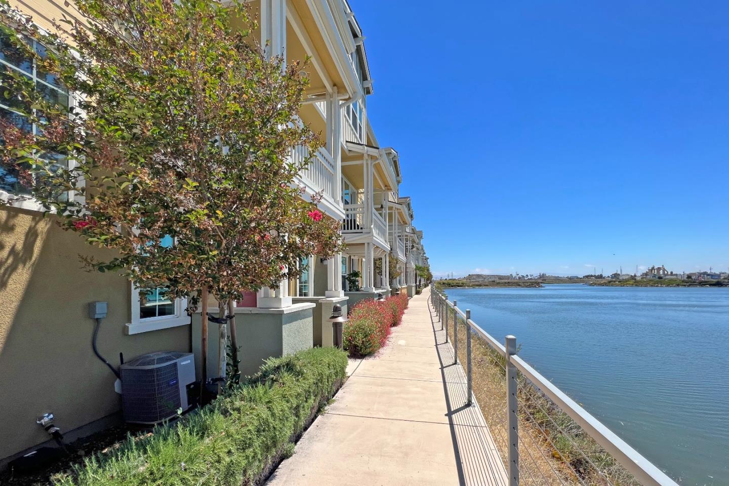 Detail Gallery Image 1 of 1 For 654 Sea Anchor Dr #2306,  Redwood City,  CA 94063 - 3 Beds | 2/1 Baths