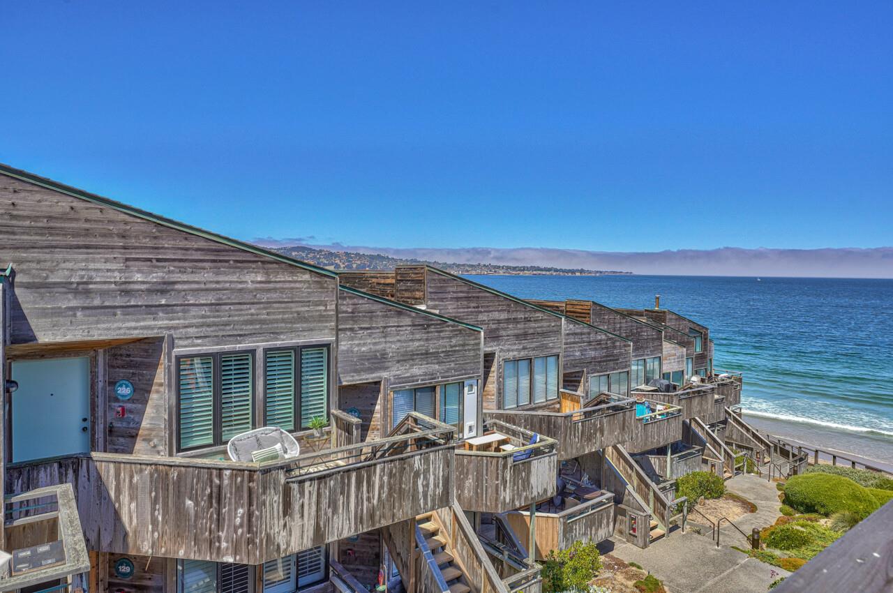 Detail Gallery Image 1 of 1 For 1 Surf Way #226,  Monterey,  CA 93940 - 2 Beds | 2 Baths