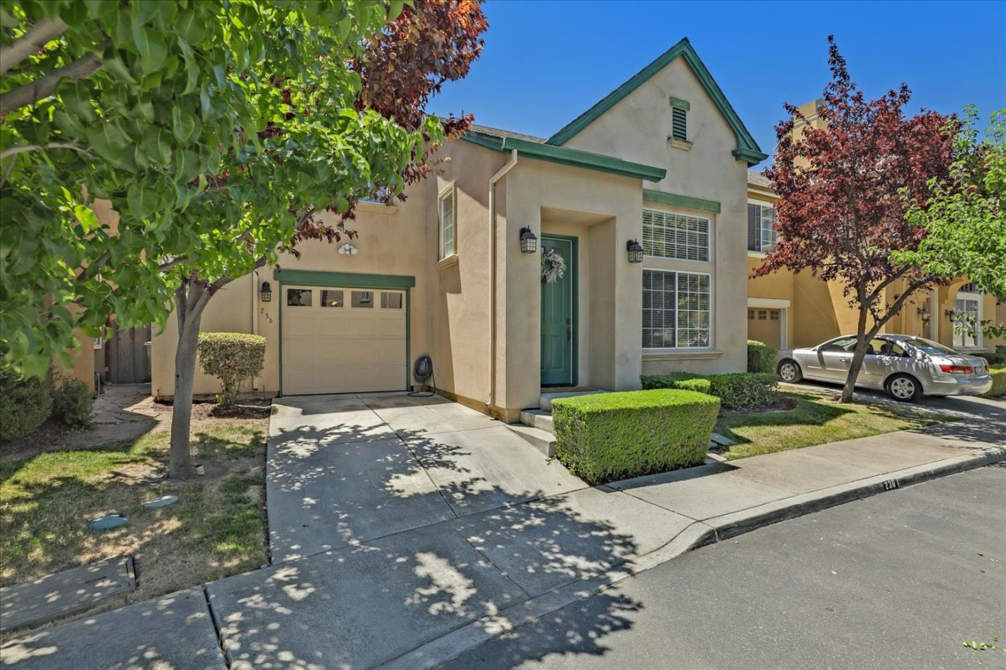 Detail Gallery Image 1 of 1 For 236 Holland Cir, Hollister,  CA 95023 - 2 Beds | 2/1 Baths