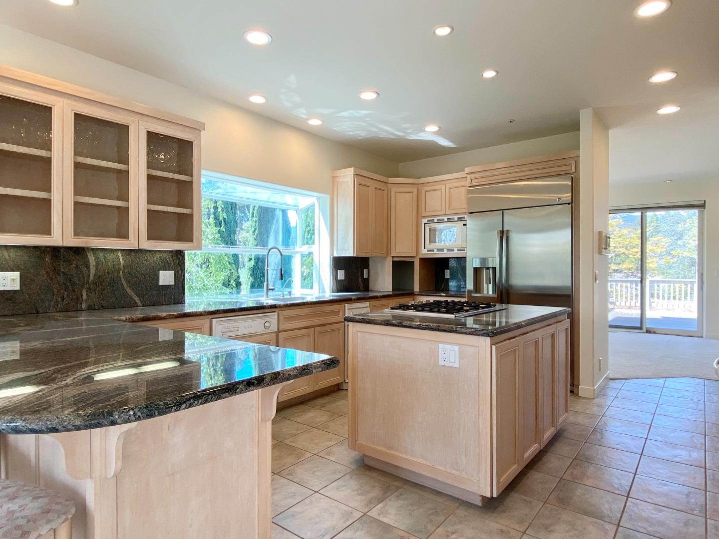 Detail Gallery Image 1 of 1 For 10133 Hillcrest Rd, Cupertino,  CA 95014 - 5 Beds | 3/1 Baths