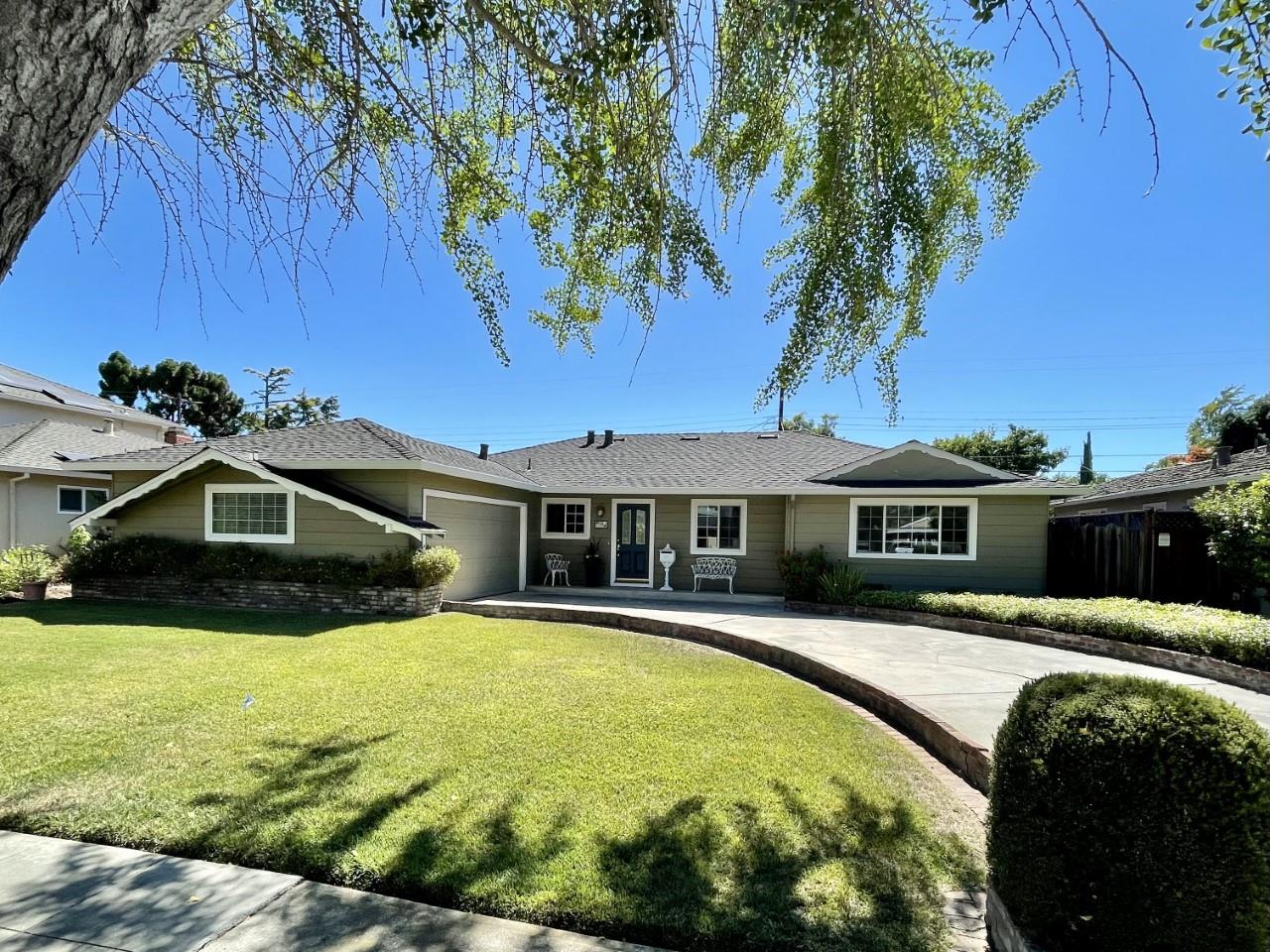 Detail Gallery Image 1 of 1 For 752 N Henry Ave, San Jose,  CA 95117 - 4 Beds | 2 Baths