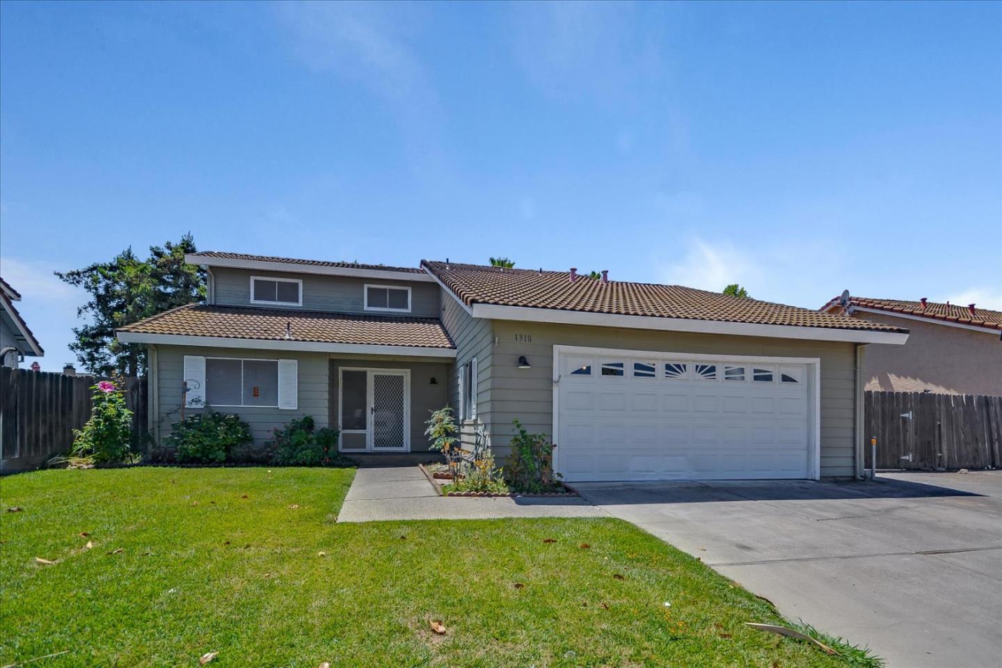 Detail Gallery Image 1 of 1 For 1310 Sagewood Ct, Stockton,  CA 95210 - 3 Beds | 2/1 Baths