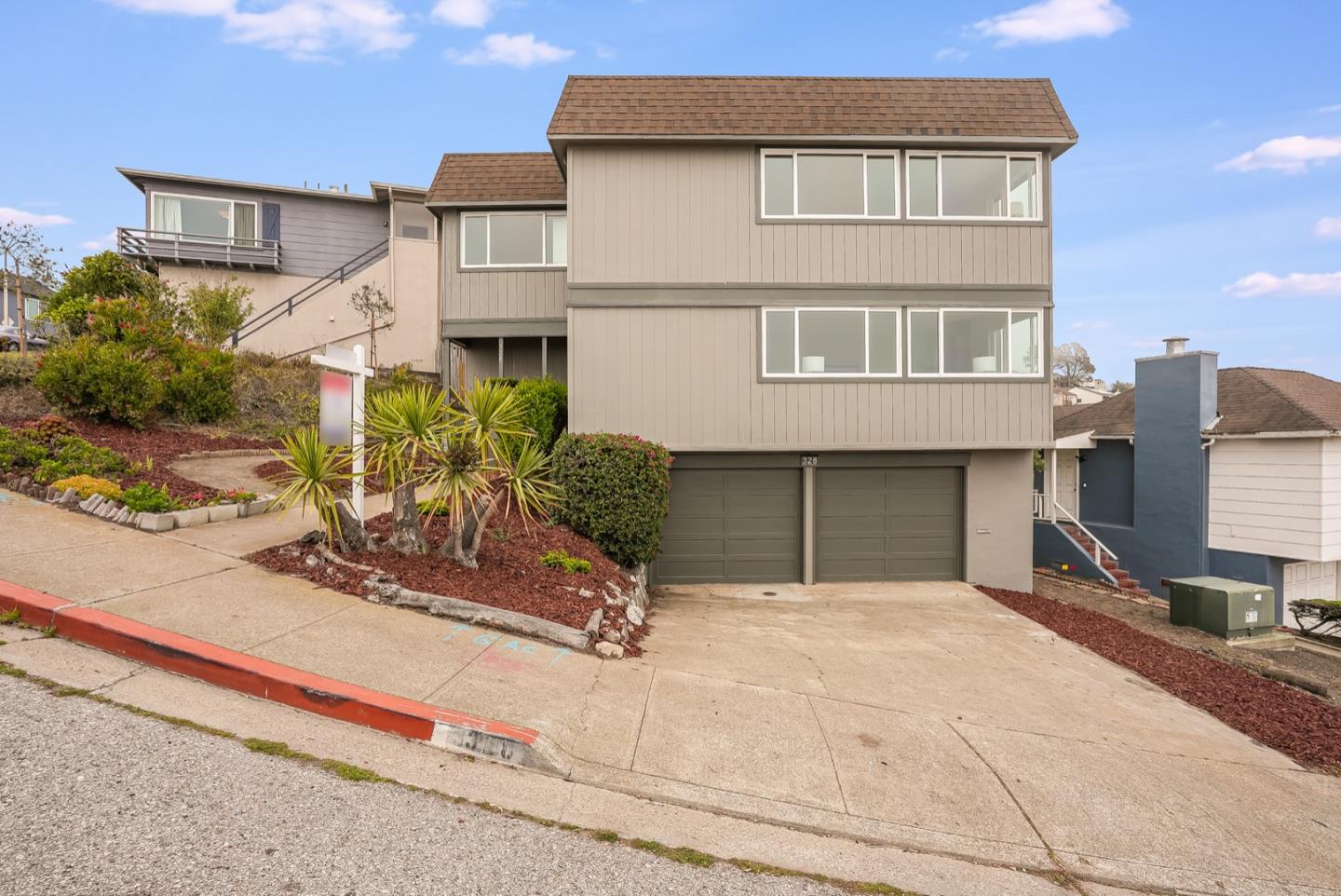 Detail Gallery Image 1 of 1 For 328 Coral Ridge Dr, Pacifica,  CA 94044 - 3 Beds | 2/1 Baths