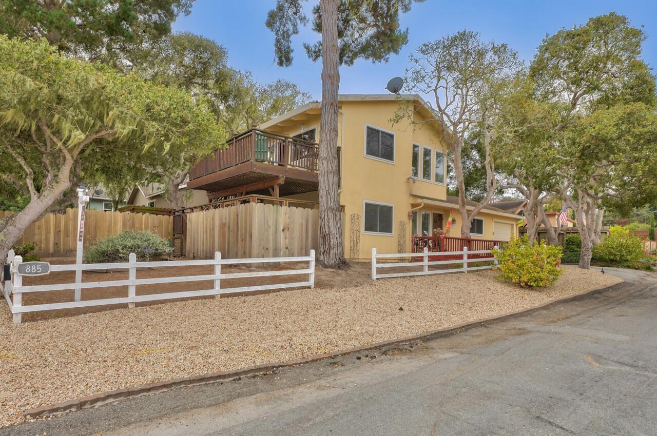 885 Grace St, Monterey, CA 93940 3 Beds 2 Baths (Sold) ML81900358