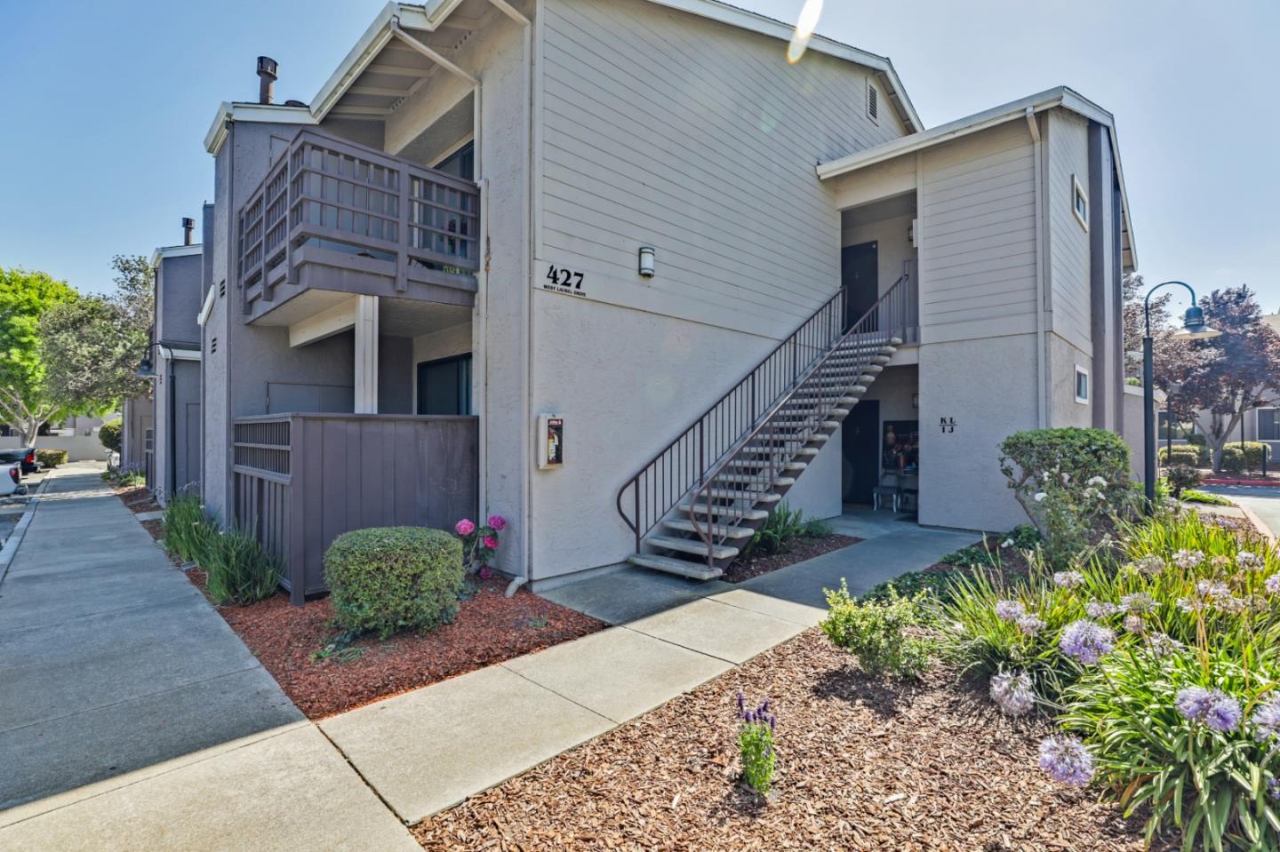 Detail Gallery Image 1 of 1 For 427 W Laurel Dr #J,  Salinas,  CA 93906 - 2 Beds | 2 Baths