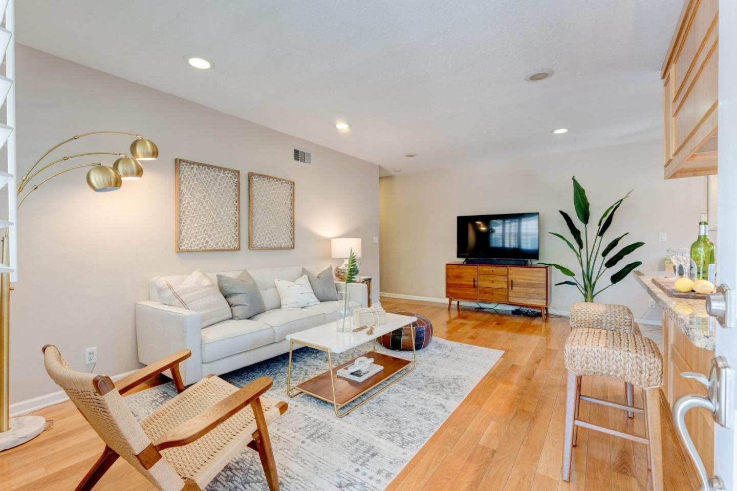 Detail Gallery Image 1 of 1 For 4757 Clydelle Ave #4,  San Jose,  CA 95124 - 2 Beds | 1 Baths