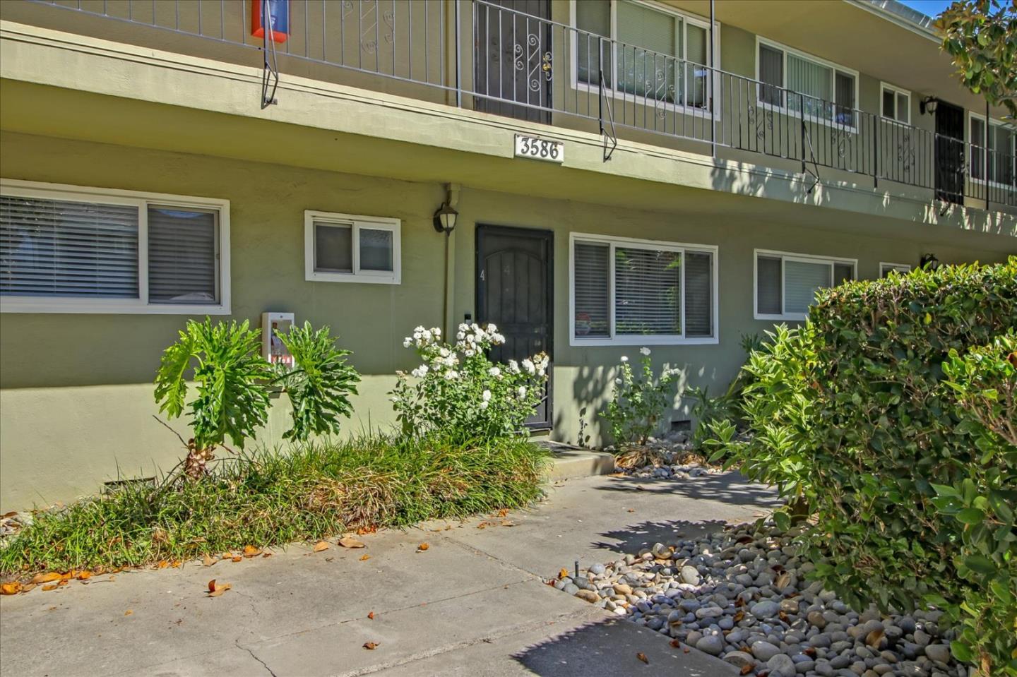 Detail Gallery Image 1 of 1 For 3586 Payne Ave #4,  San Jose,  CA 95117 - 2 Beds | 1 Baths
