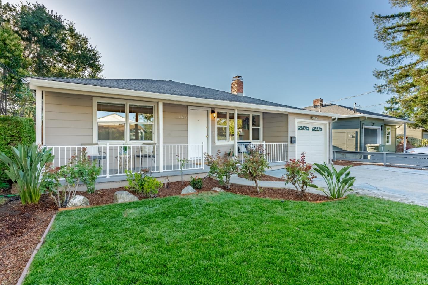 Detail Gallery Image 1 of 1 For 1135 Madera Ave, Menlo Park,  CA 94025 - 5 Beds | 2 Baths