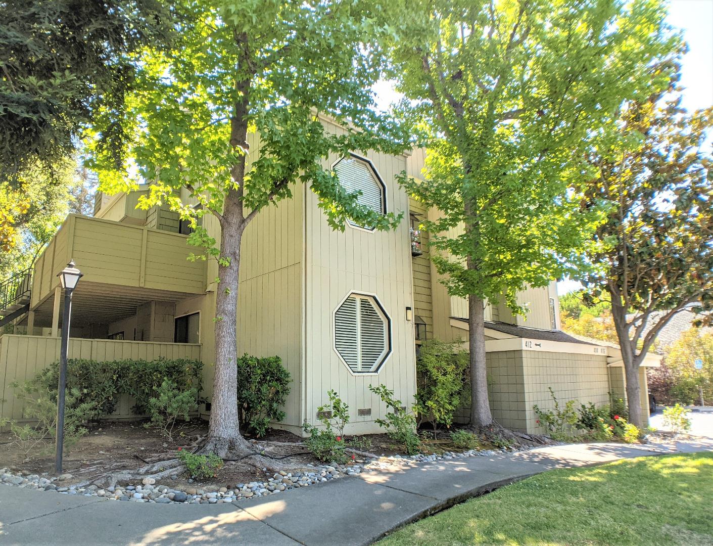 Detail Gallery Image 1 of 1 For 412 Crescent Ave #40,  Sunnyvale,  CA 94087 - 2 Beds | 2 Baths