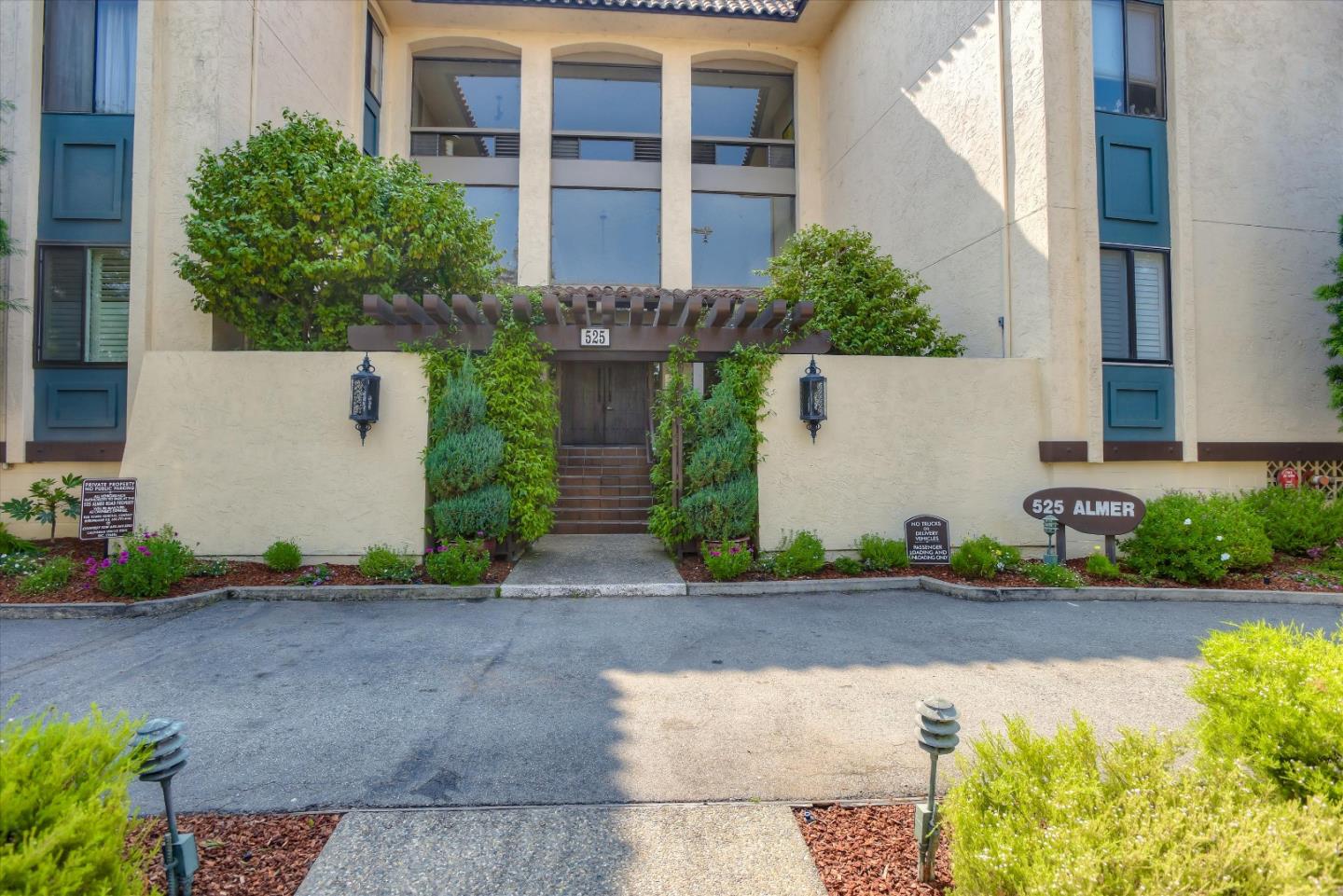 Detail Gallery Image 1 of 1 For 525 Almer Rd #309,  Burlingame,  CA 94010 - 1 Beds | 1 Baths