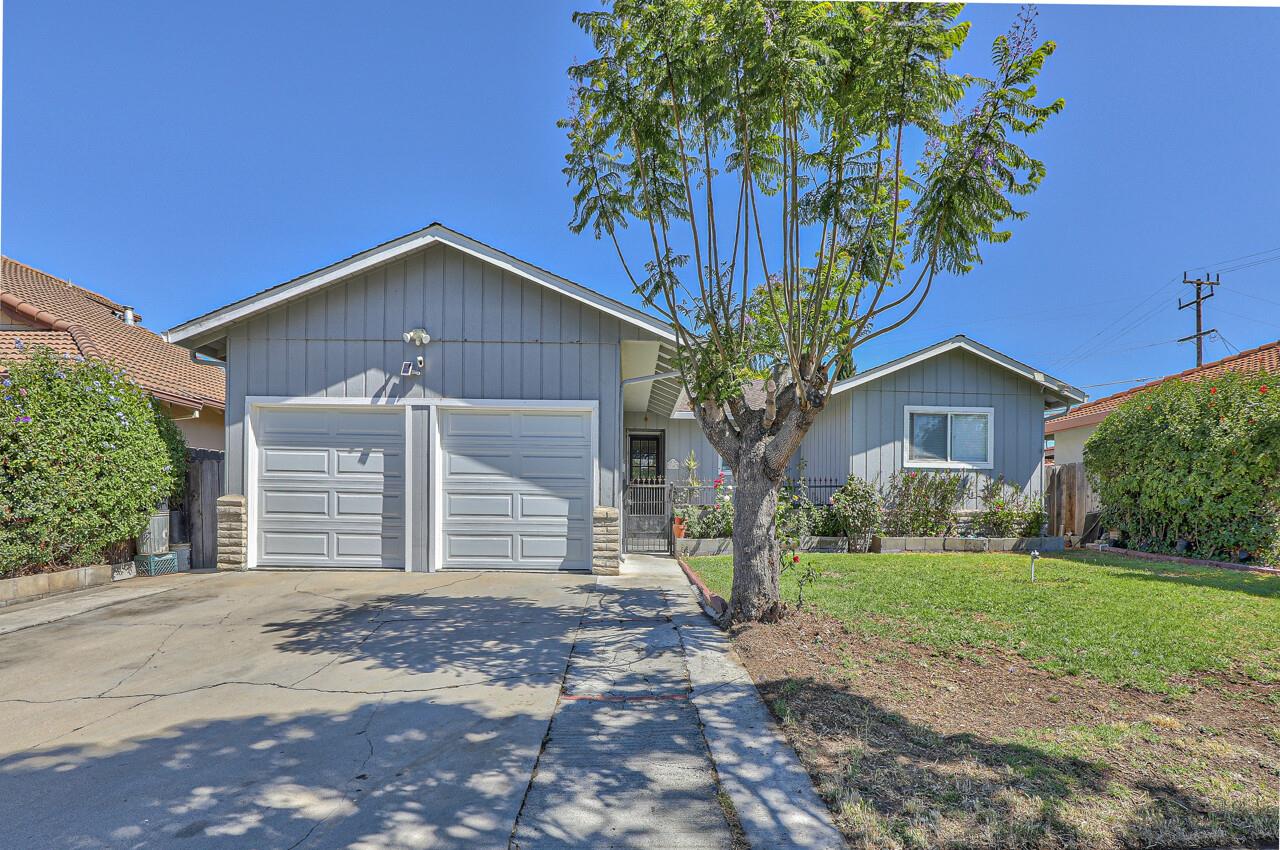 Detail Gallery Image 1 of 1 For 1147 John St, Salinas,  CA 93905 - 4 Beds | 2 Baths