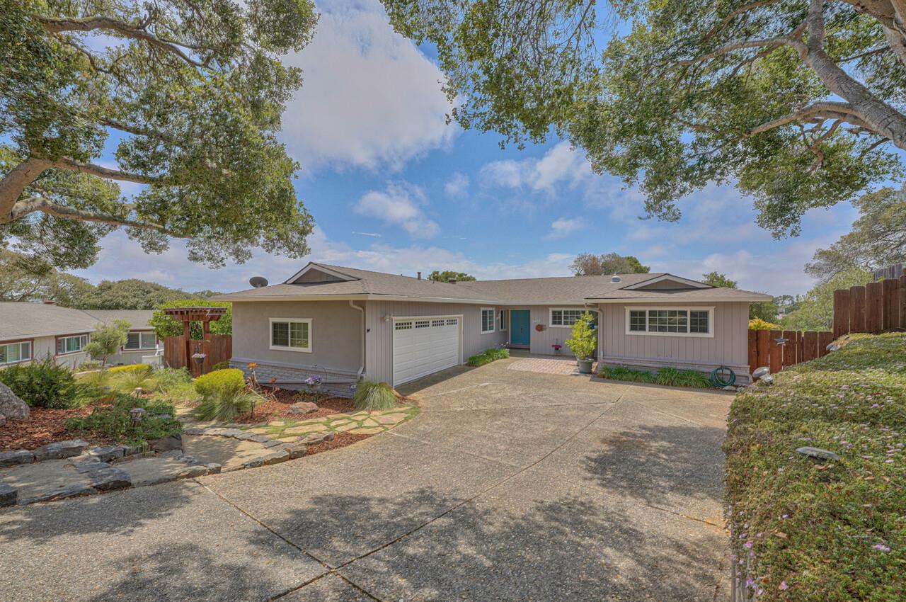 Detail Gallery Image 1 of 1 For 9472 Willow Oak Rd, Salinas,  CA 93907 - 4 Beds | 2 Baths
