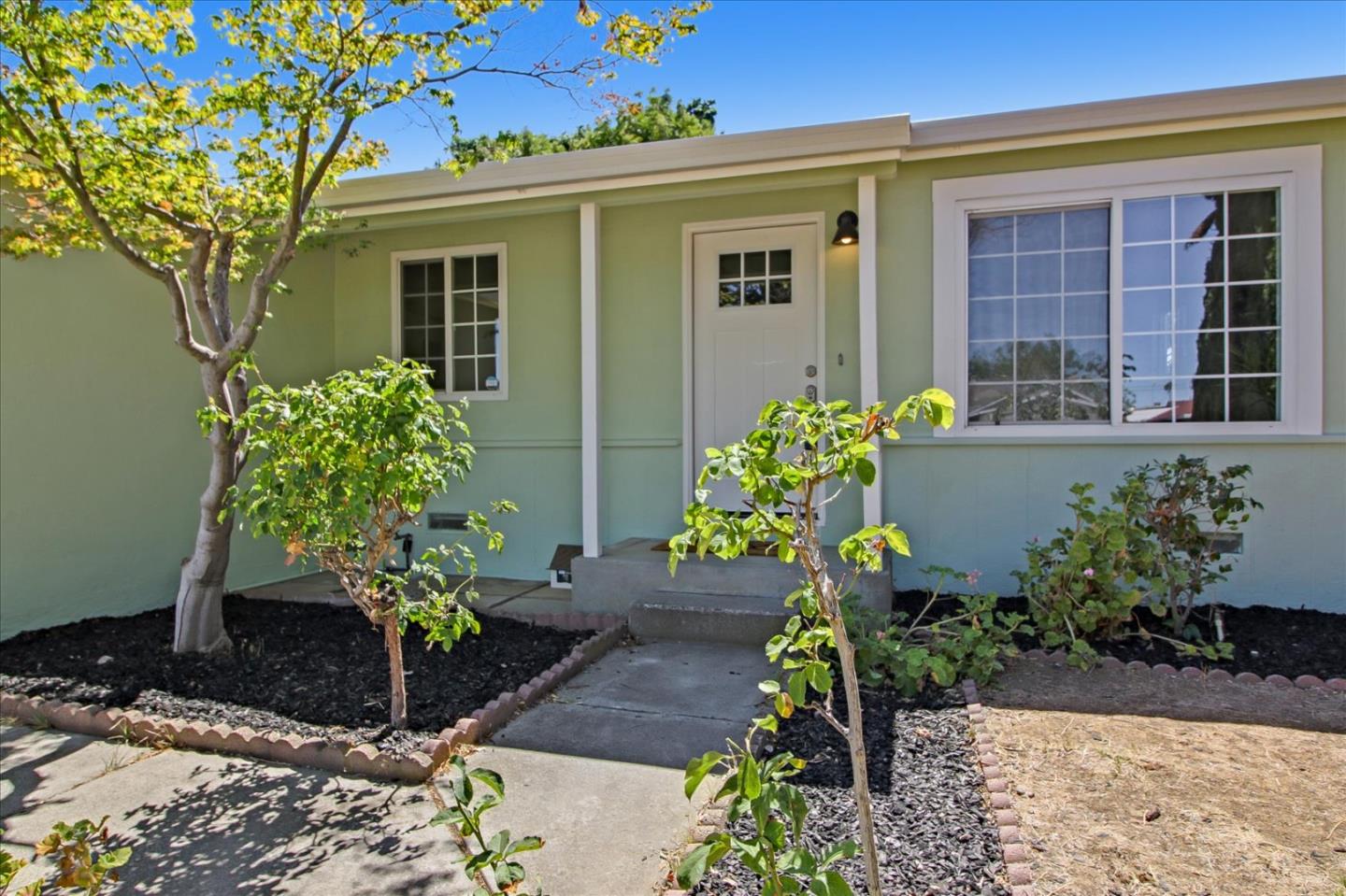 Detail Gallery Image 1 of 1 For 5299 Dent Ave, San Jose,  CA 95118 - 3 Beds | 2 Baths