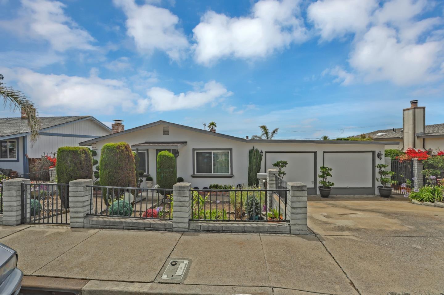 Detail Gallery Image 1 of 1 For 1673 Mendocino St, Seaside,  CA 93955 - 3 Beds | 1/1 Baths