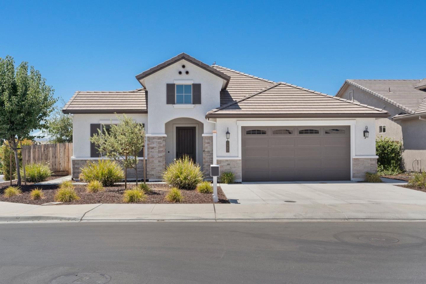 Detail Gallery Image 1 of 1 For 1662 Sunflower Dr, Hollister,  CA 95023 - 3 Beds | 2 Baths
