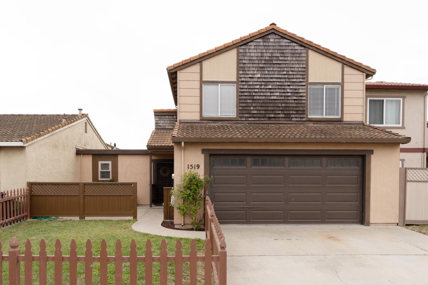 Detail Gallery Image 1 of 1 For 1519 Duran Cir, Salinas,  CA 93906 - 3 Beds | 2 Baths