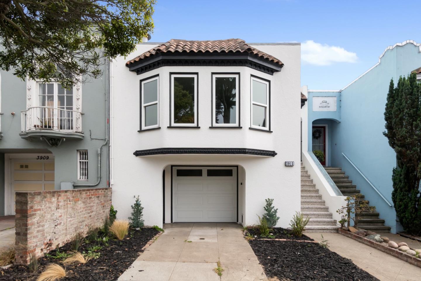 Detail Gallery Image 1 of 1 For 3915 Lincoln Way, San Francisco,  CA 94122 - 3 Beds | 2 Baths