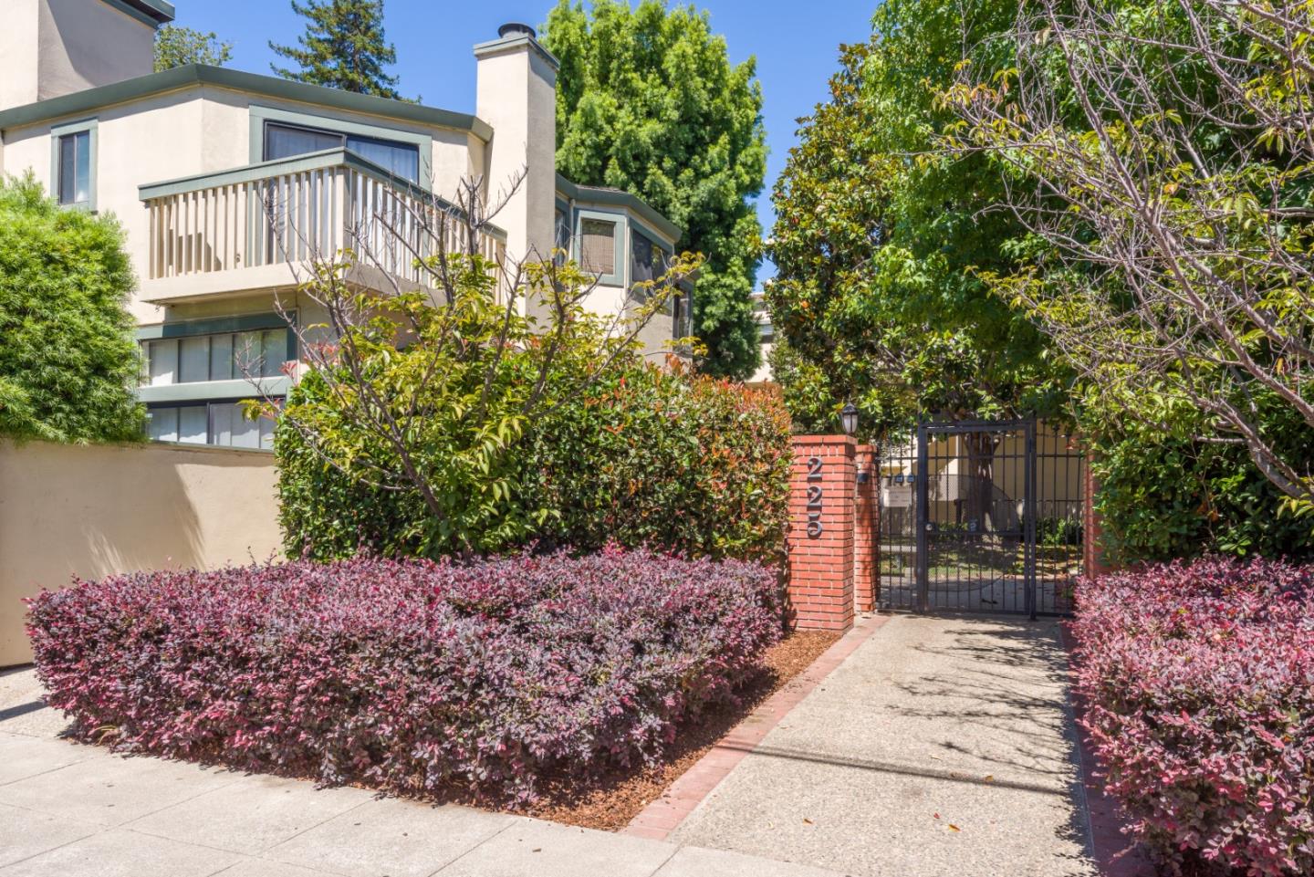 Detail Gallery Image 1 of 1 For 225 E Santa Inez Ave #12,  San Mateo,  CA 94401 - 2 Beds | 2 Baths