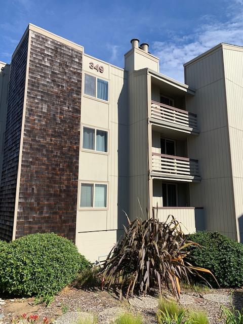 Detail Gallery Image 1 of 1 For 349 Philip Dr #305,  Daly City,  CA 94015 - 3 Beds | 2/1 Baths
