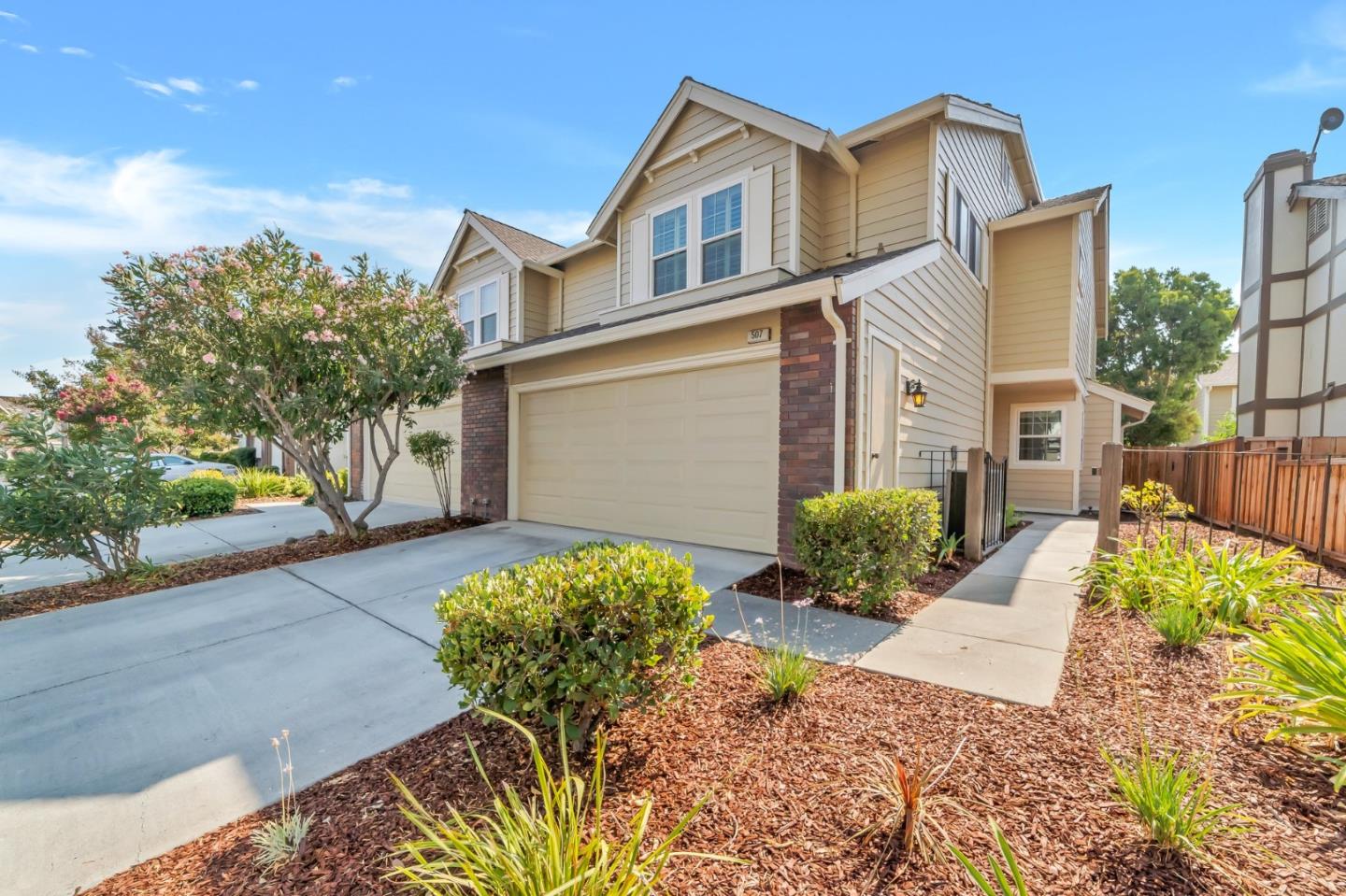 Detail Gallery Image 1 of 1 For 507 Folsom Cir, Milpitas,  CA 95035 - 2 Beds | 2/1 Baths