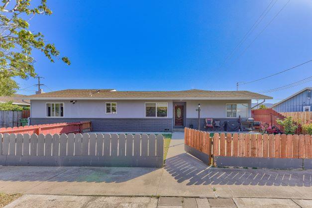 Detail Gallery Image 1 of 1 For 601 Elko St, Gonzales,  CA 93926 - 3 Beds | 2 Baths