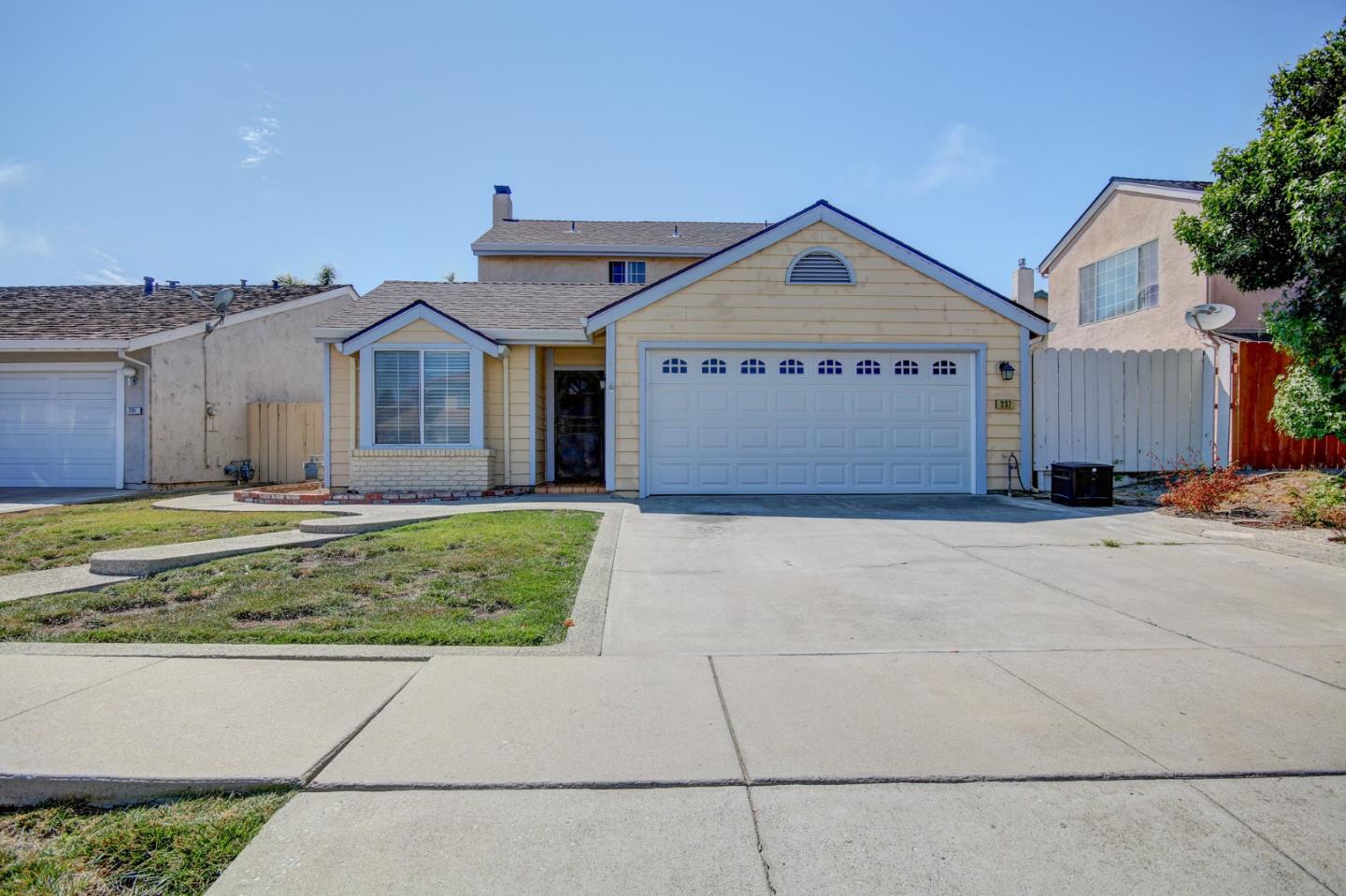 Detail Gallery Image 1 of 29 For 237 Sansome St, Salinas,  CA 93907 - 3 Beds | 2 Baths