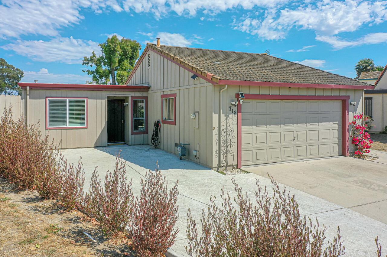 Detail Gallery Image 1 of 1 For 718 Leese Dr, Salinas,  CA 93907 - 3 Beds | 2 Baths
