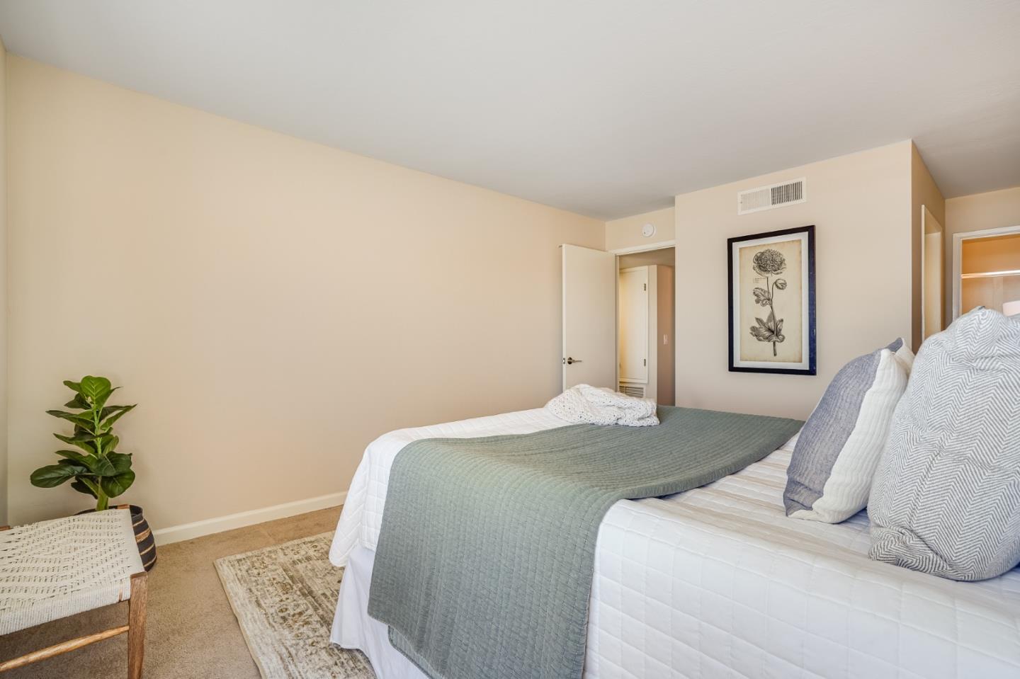 22130 E Cliff Dr 2c, Santa Cruz, CA 95062 2 Beds 2 Baths (Expired