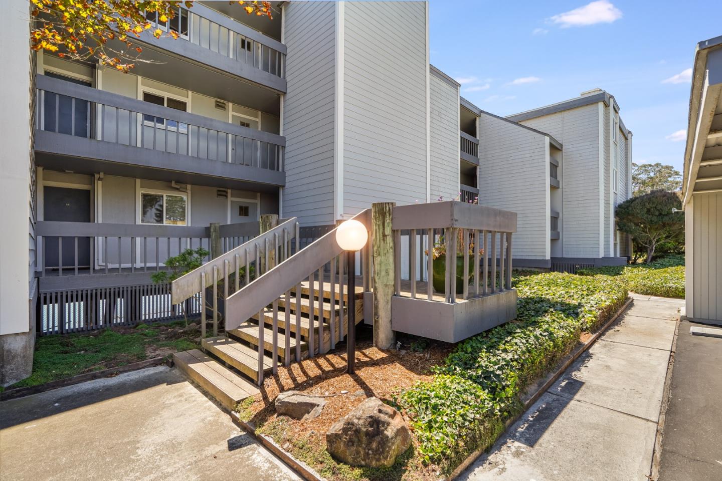 22130 E Cliff Dr 2c, Santa Cruz, CA 95062 2 Beds 2 Baths (Active