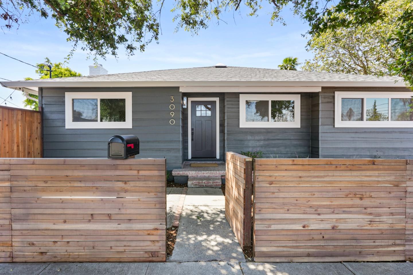 3090 Fair Oaks Ave, Redwood City, CA 94063 3 Beds 2 Baths (Sold