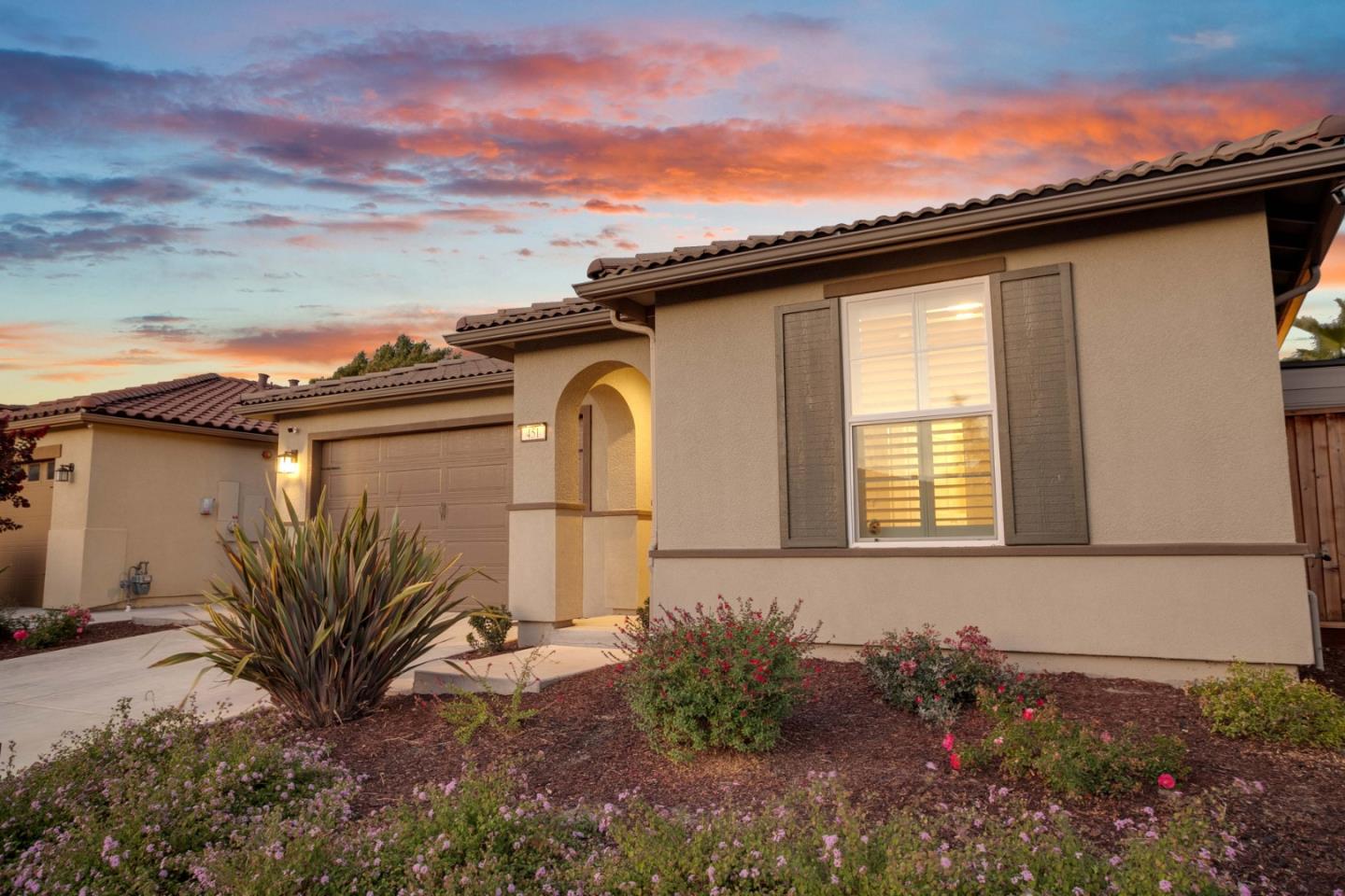 451 Segovia Dr, Hollister, CA 95023 3 Beds 2/1 Baths (Sold