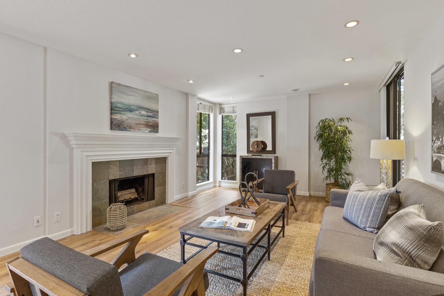 Detail Gallery Image 1 of 1 For 1210 Bellevue Ave #101,  Burlingame,  CA 94010 - 2 Beds | 2 Baths