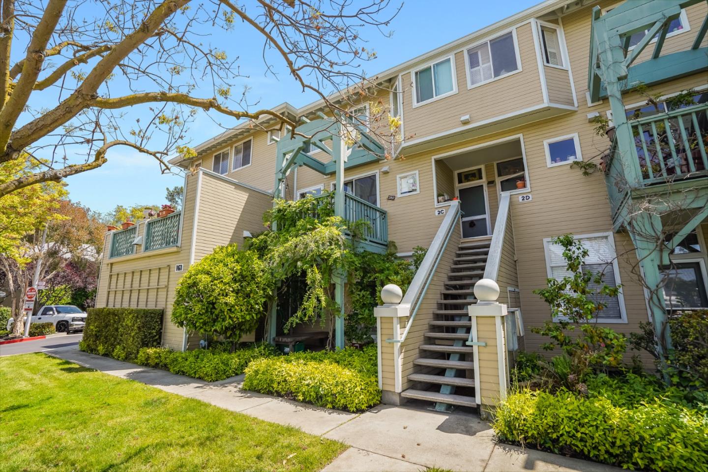Detail Gallery Image 1 of 1 For 161 Blossom Cir 2d,  San Mateo,  CA 94403 - 2 Beds | 1 Baths