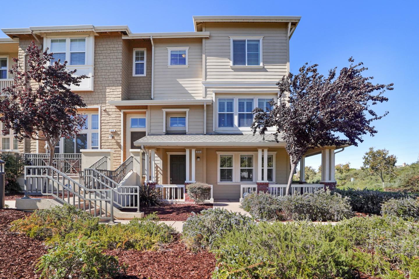 Detail Gallery Image 1 of 1 For 312 Whidbey Ln, Redwood City,  CA 94065 - 4 Beds | 3/1 Baths