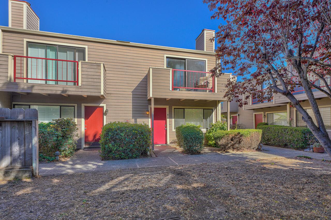 Detail Gallery Image 1 of 1 For 355 Casa Verde Way #4,  Monterey,  CA 93940 - 2 Beds | 2/1 Baths
