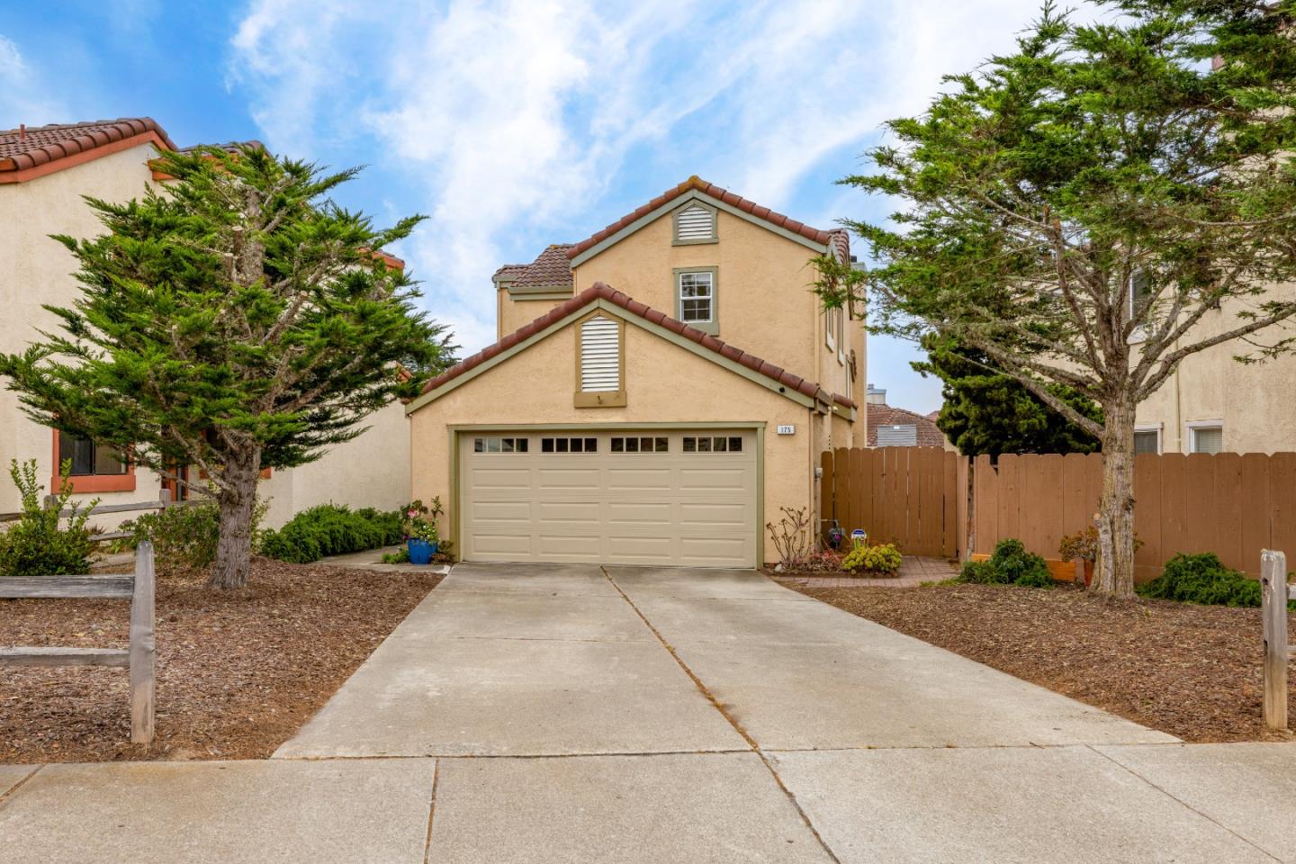 Detail Gallery Image 1 of 1 For 175 Dolphin Cir, Marina,  CA 93933 - 4 Beds | 2/1 Baths