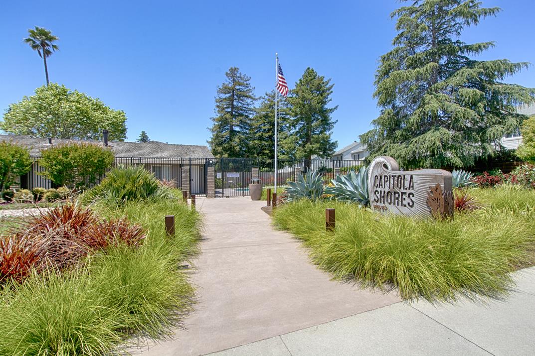 Detail Gallery Image 1 of 1 For 4250 Diamond St #3,  Capitola,  CA 95010 - 2 Beds | 1 Baths