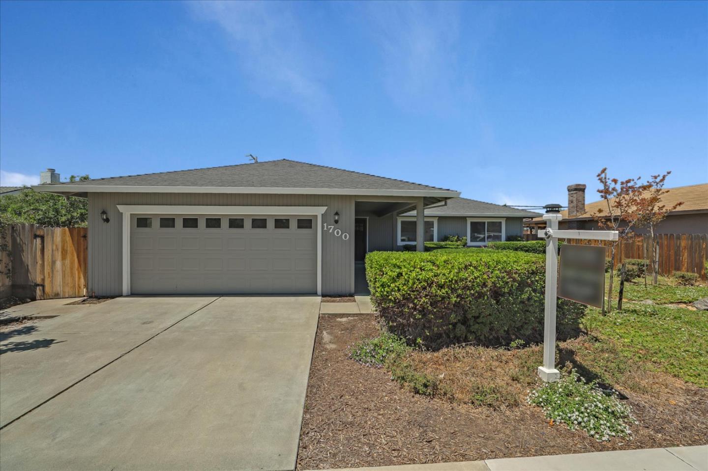 Detail Gallery Image 1 of 1 For 1700 Clearview Dr, Hollister,  CA 95023 - 3 Beds | 2 Baths
