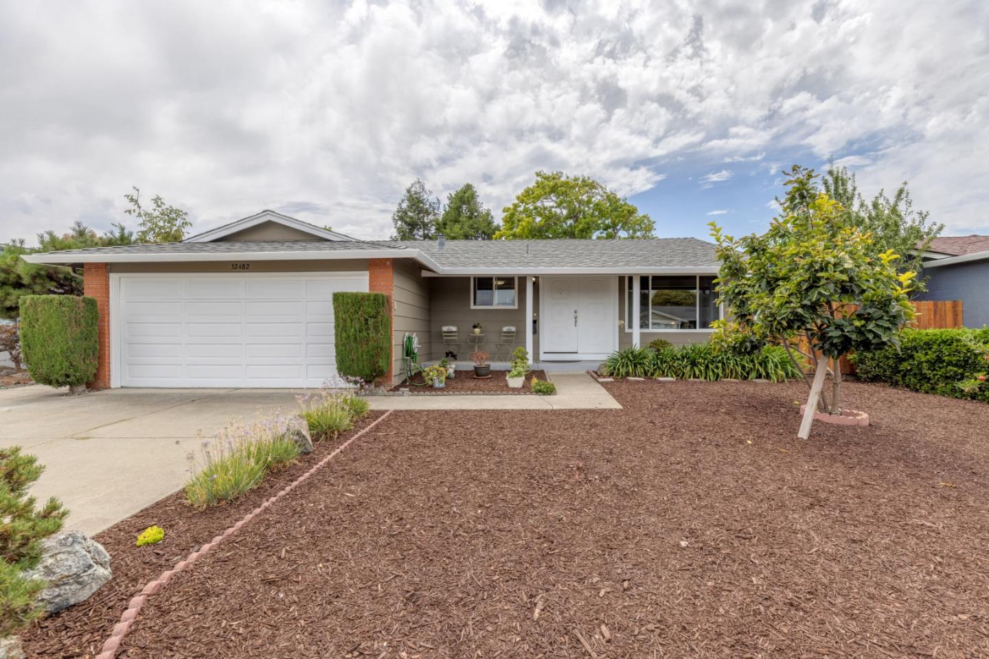 Detail Gallery Image 1 of 1 For 32482 Joyce Way, Union City,  CA 94587 - 3 Beds | 2 Baths