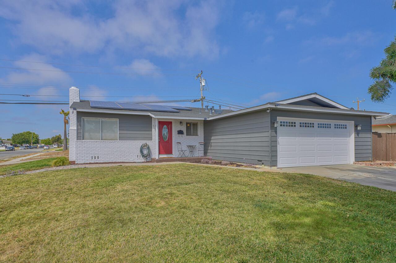 Detail Gallery Image 1 of 1 For 519 E Alvin Dr, Salinas,  CA 93906 - 3 Beds | 2 Baths