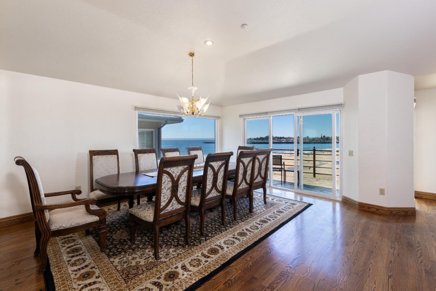 Detail Gallery Image 13 of 36 For 1148 E Cliff Dr, Santa Cruz,  CA 95062 - 6 Beds | 4 Baths