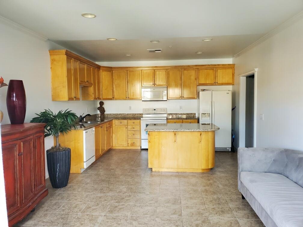 88 N Jackson Ave 325, San Jose, CA 95116 3 Beds 2 Baths (Expired