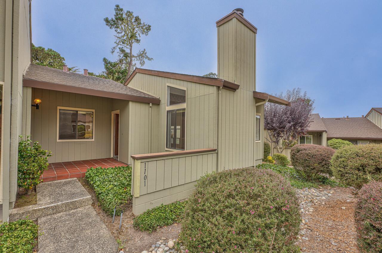 Detail Gallery Image 1 of 1 For 1101 Heather Ln, Pacific Grove,  CA 93950 - 2 Beds | 2 Baths