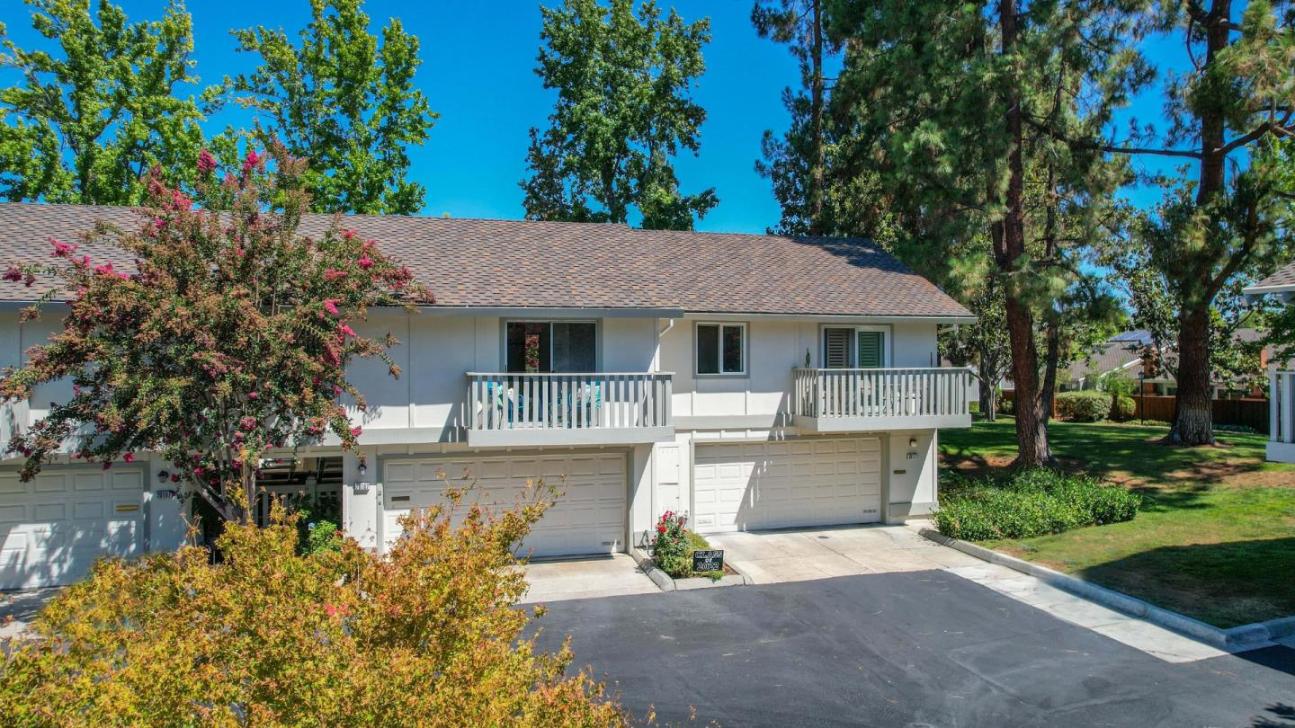 20187 Northbrook Sq, Cupertino, CA 95014 2 Beds 2 Baths (Sold