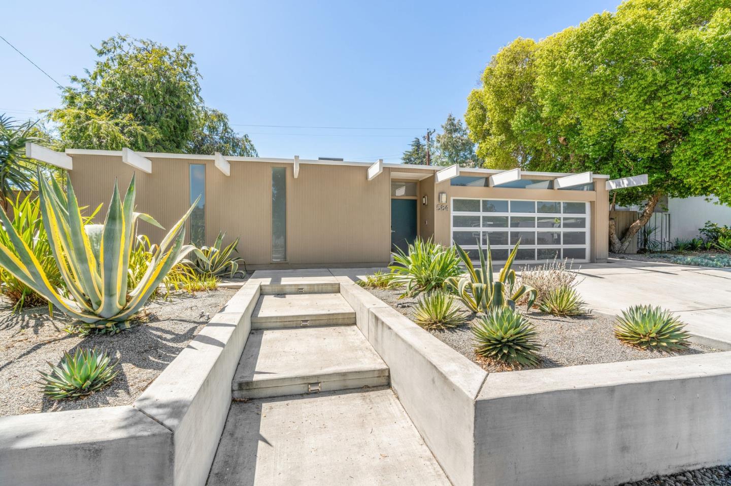 584 W Remington Dr, Sunnyvale, CA 94087 4 Beds 2 Baths (Sold