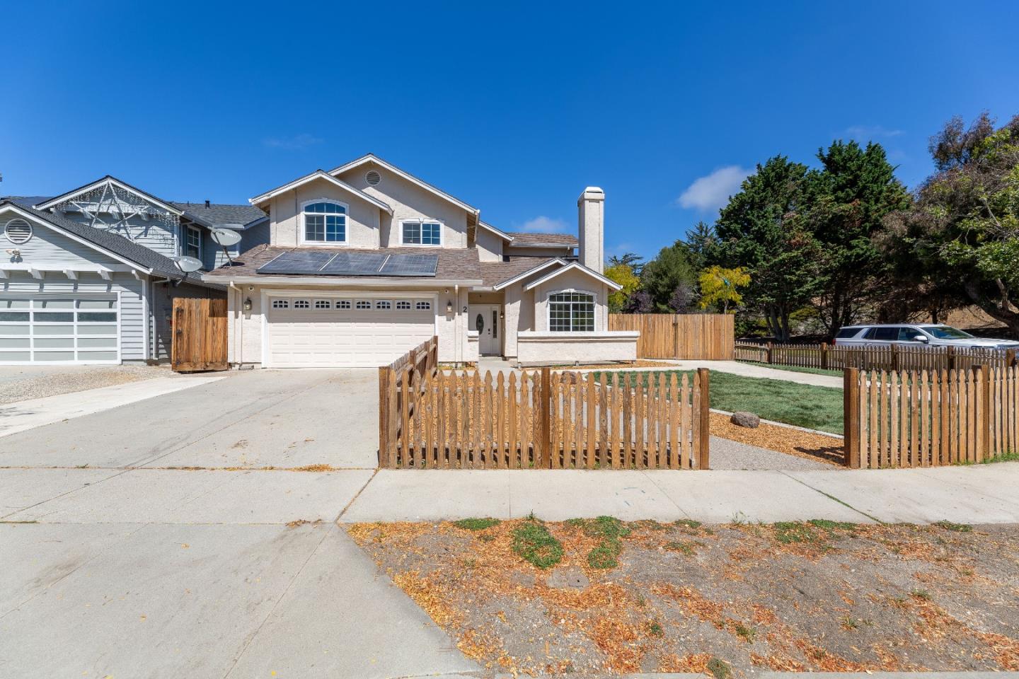 Detail Gallery Image 1 of 1 For 2 Provincetown Cir, Salinas,  CA 93906 - 4 Beds | 2/1 Baths